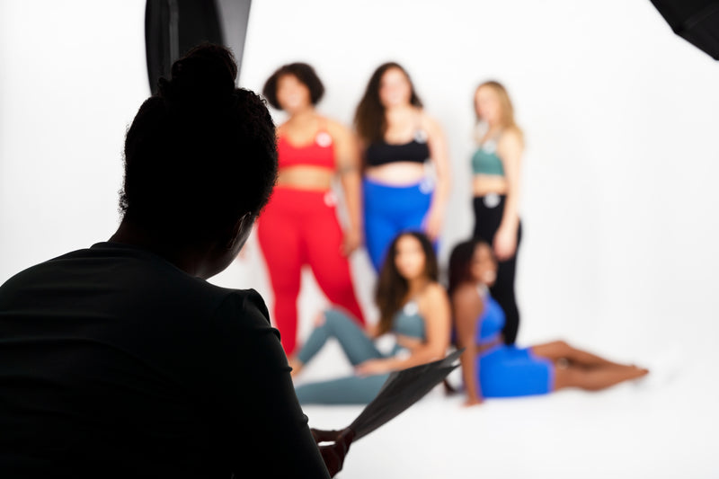 Angel coaching 5 female models onset during ICONI photoshoot